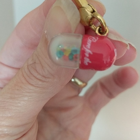 JUICY COUTURE PILL 💊 CHARM! - Picture 5 of 15